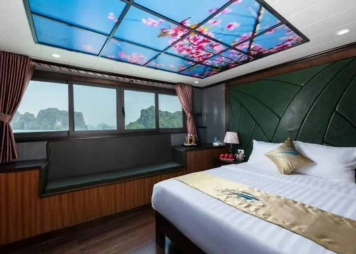 Hotel Halong Lotus Cruise 4*